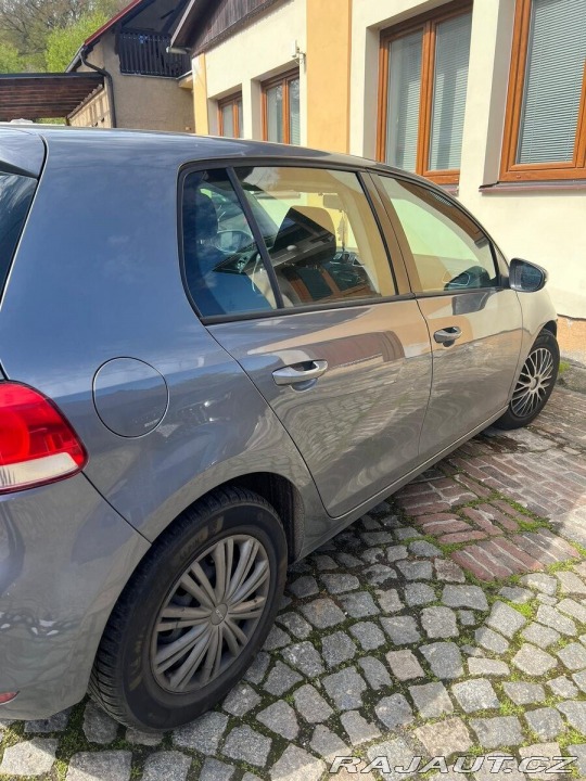 Volkswagen Golf 1,6   r.v 2010. tdi 77kw 2010