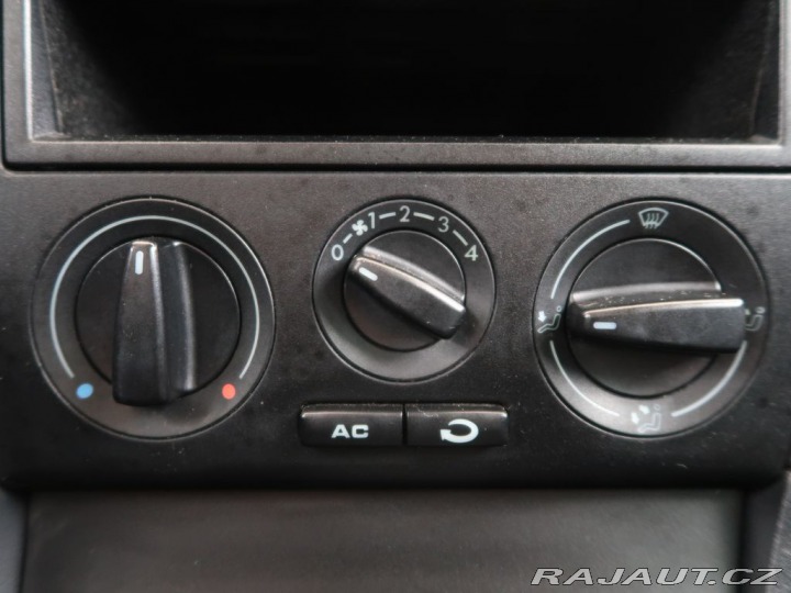 Škoda Octavia 1.6i,75kW,Manuál 2003