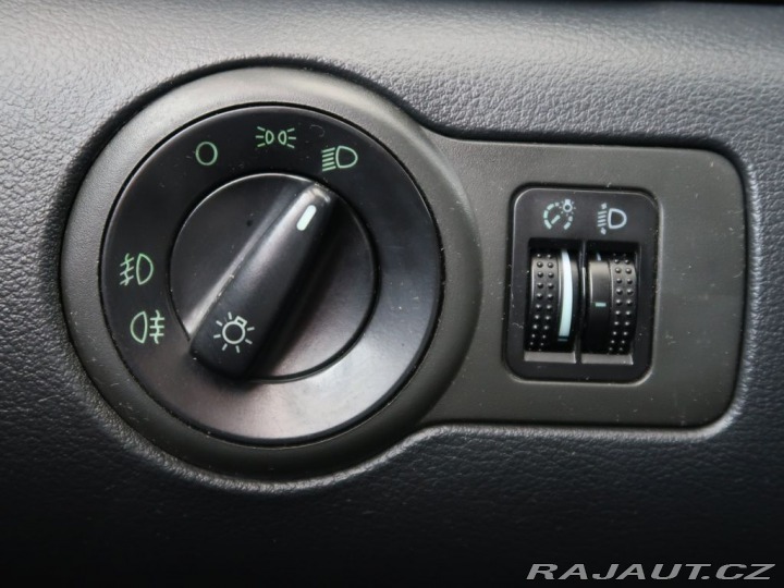 Škoda Octavia 1.6i,75kW,Manuál 2003