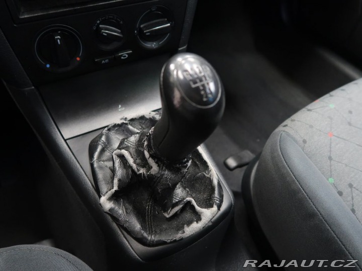 Škoda Octavia 1.6i,75kW,Manuál 2003