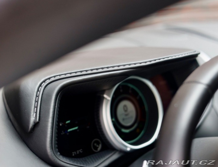 Aston Martin Ostatní modely DB  DB11 4.0 V8 375KW, 360ka 2020