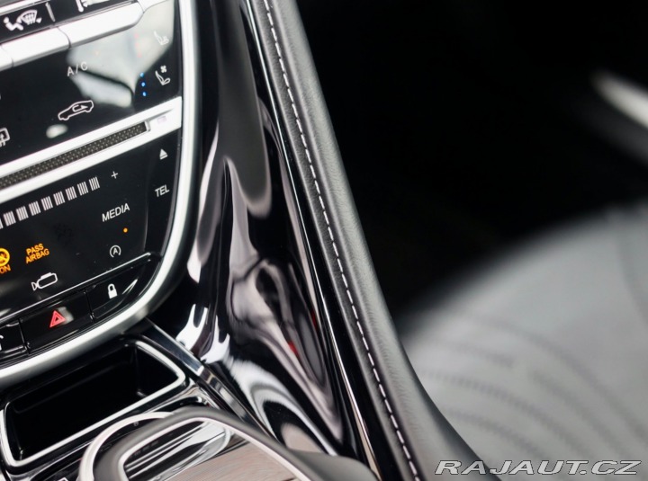 Aston Martin Ostatní modely DB  DB11 4.0 V8 375KW, 360ka 2020