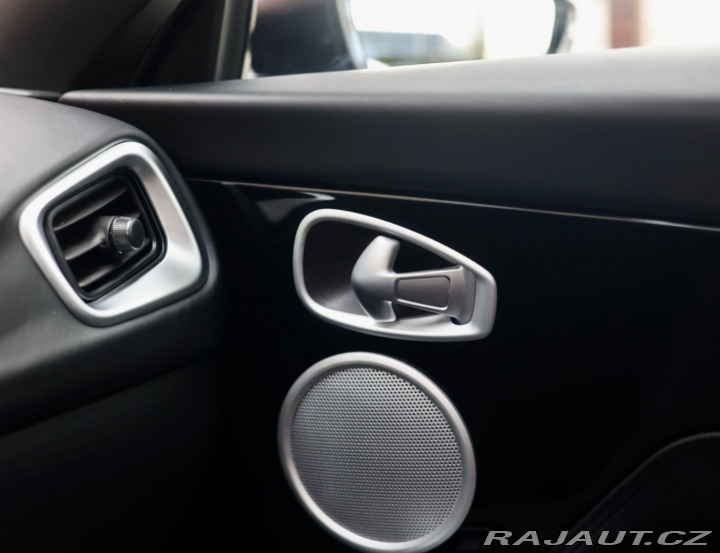 Aston Martin Ostatní modely DB  DB11 4.0 V8 375KW, 360ka 2020