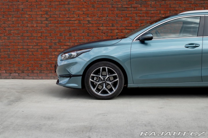 Kia Ostatní modely Ceed SW  Ceed SW 1.5 T-GDi/ GOLD 2025