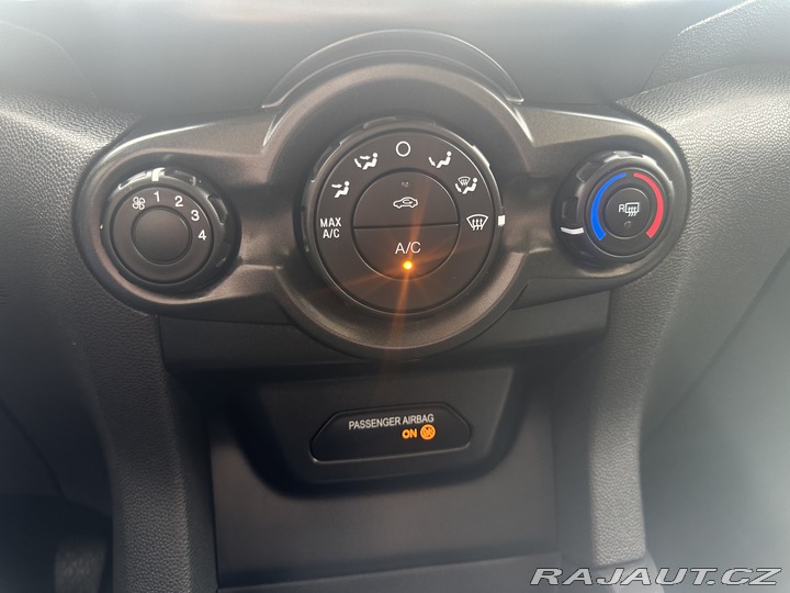 Ford Escort 1.0i 92kW/1MAJ/Park.senzo 2017