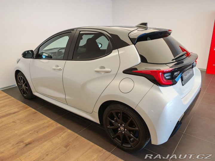 Toyota Yaris 1.5 Hybrid e-CVT Selectio 2023