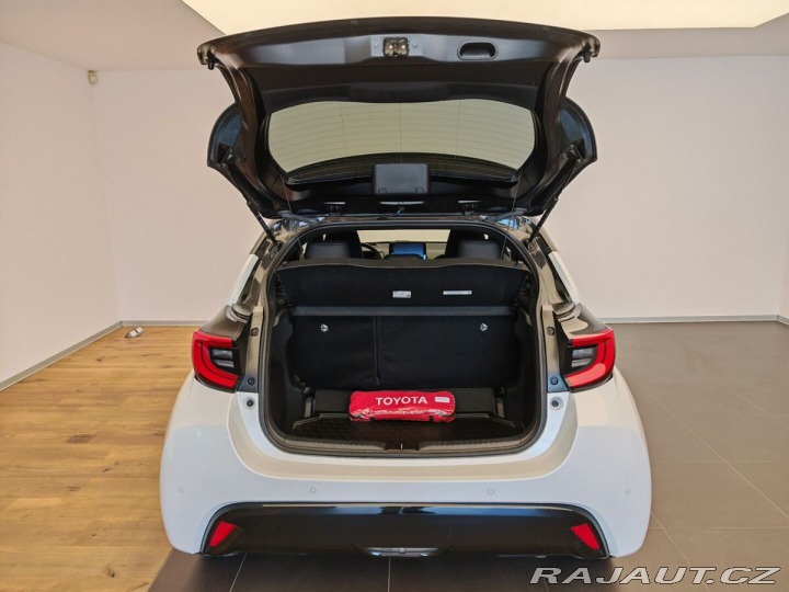 Toyota Yaris 1.5 Hybrid e-CVT Selectio 2023
