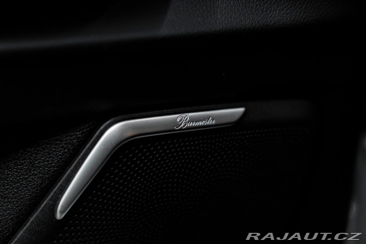 Mercedes-Benz V  2022