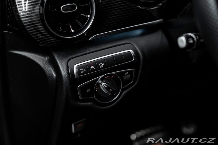 Mercedes-Benz V  2022