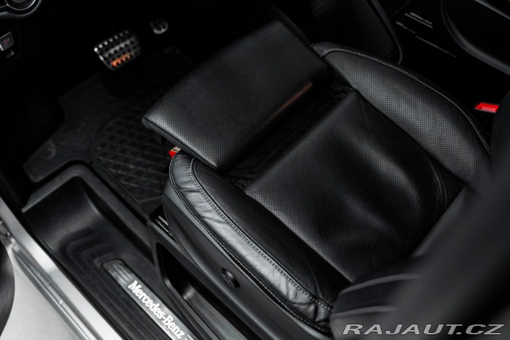 Mercedes-Benz V  2022