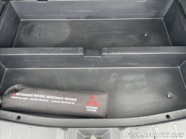Mitsubishi Outlander 2,3 DI-D 110kW 4WD Tažné 2015