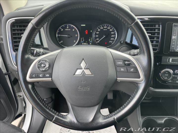 Mitsubishi Outlander 2,3 DI-D 110kW 4WD Tažné 2015