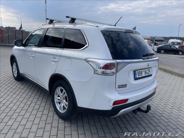 Mitsubishi Outlander 2,3 DI-D 110kW 4WD Tažné 2015