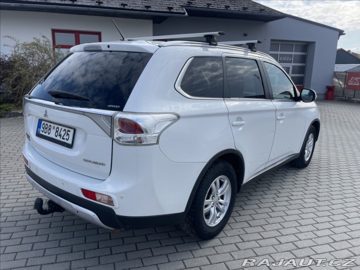 Mitsubishi Outlander 2,3 DI-D 110kW 4WD Tažné 2015