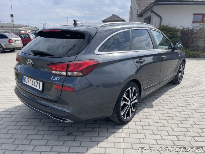 Hyundai i30 1,5 T-GDI MHEV FAMILY Taž 2021