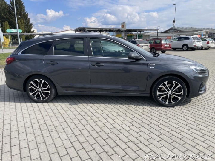 Hyundai i30 1,5 T-GDI MHEV FAMILY Taž 2021