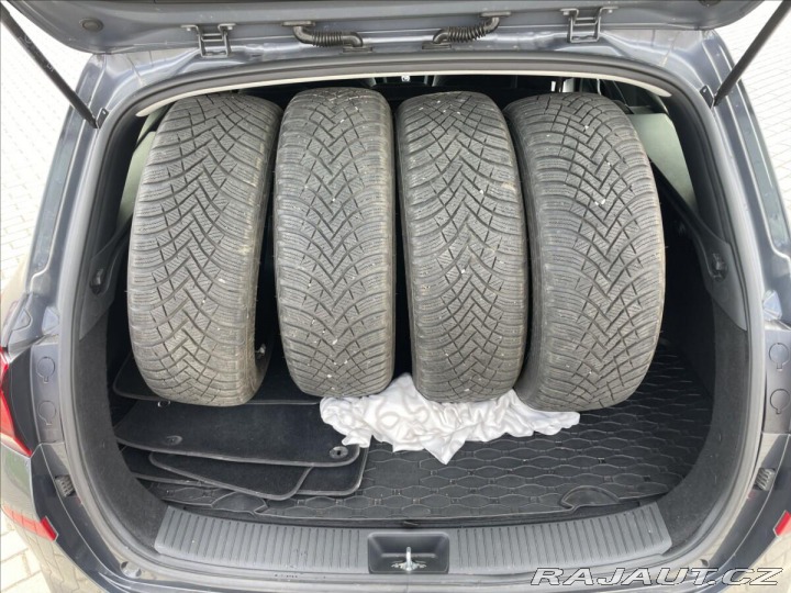 Hyundai i30 1,5 T-GDI MHEV FAMILY Taž 2021