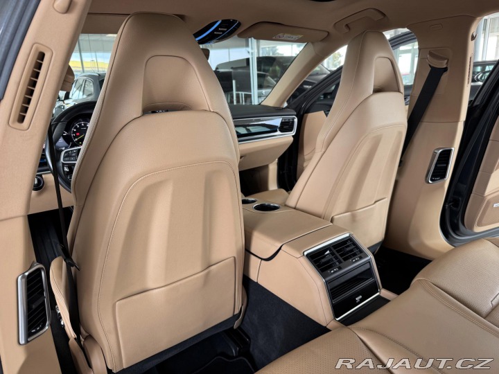 Porsche Panamera 4 E-Hybrid*Dověry*REZERVA 2018