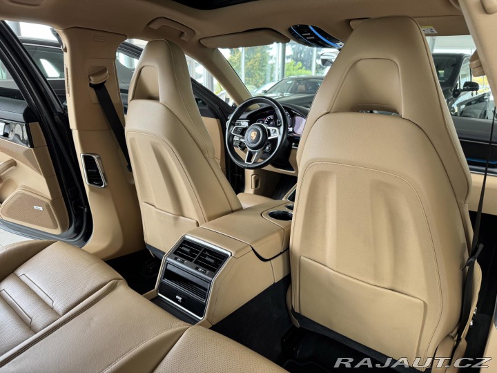 Porsche Panamera 4 E-Hybrid*Dověry*REZERVA 2018