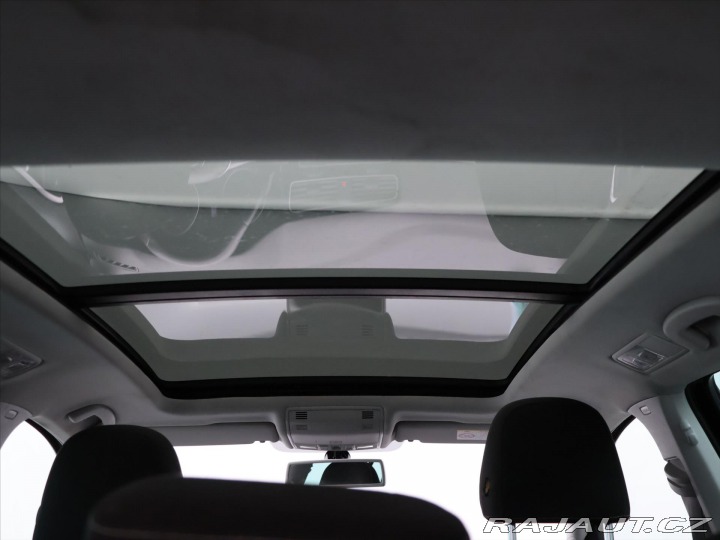 Volkswagen Golf 1,4 TSI 92kW Cup 1.Maj Na 2014