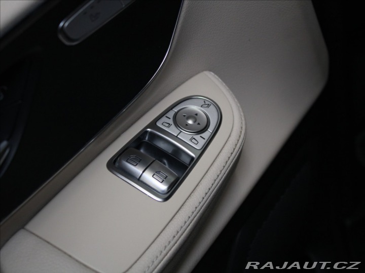 Mercedes-Benz V 2,0 300d 4M AMG Ventilace 2023