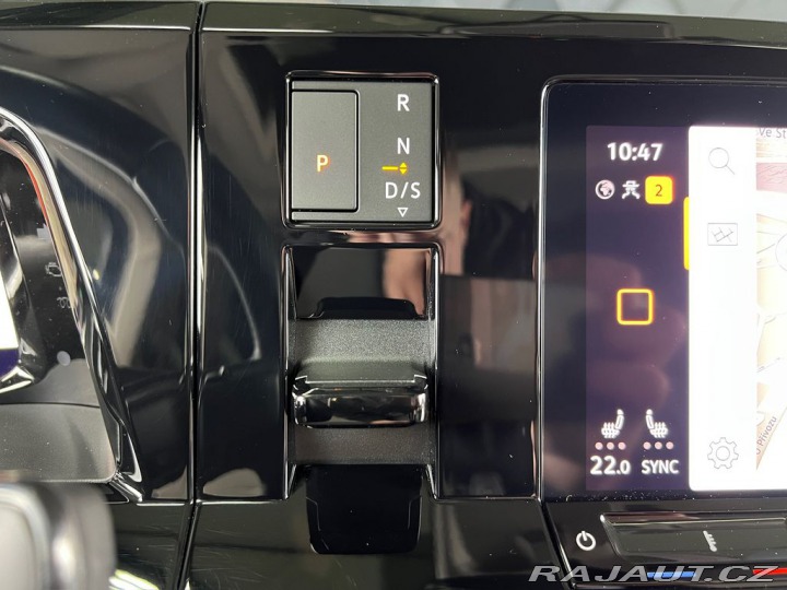 Volkswagen Multivan 2.0TDI DSG LIFE, PANO, IQ 2023