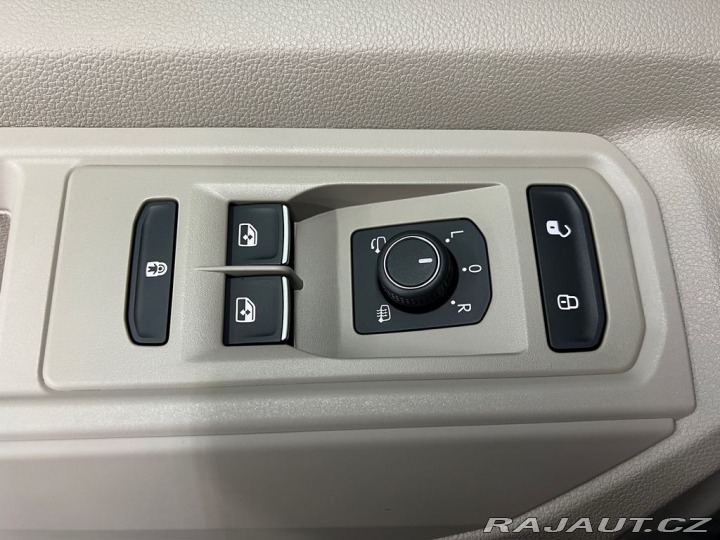 Volkswagen Multivan 2.0TDI DSG LIFE, PANO, IQ 2023