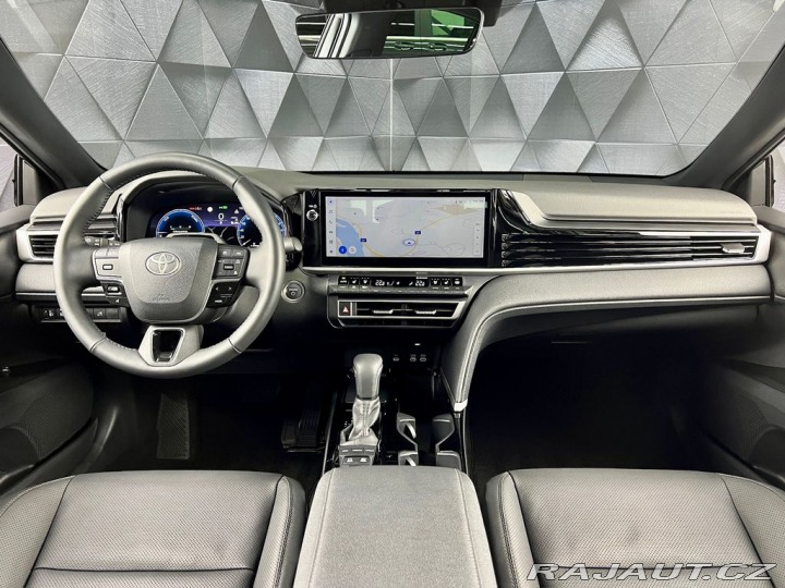 Toyota Camry 2.5 HYBRID e-CVT PRESTIGE 2025