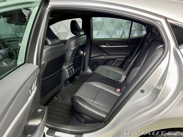 Toyota Camry 2.5 HYBRID e-CVT PRESTIGE 2025