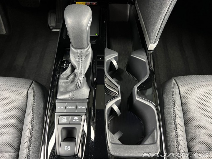 Toyota Camry 2.5 HYBRID e-CVT PRESTIGE 2025