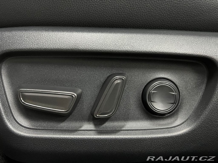 Toyota Camry 2.5 HYBRID e-CVT PRESTIGE 2025