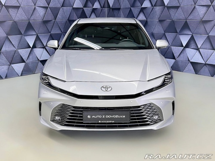 Toyota Camry 2.5 HYBRID e-CVT PRESTIGE 2025