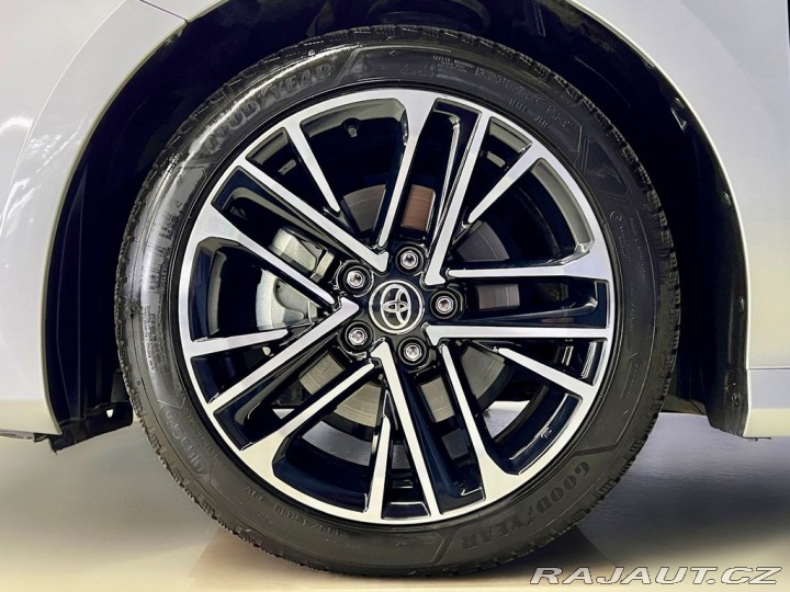 Toyota Camry 2.5 HYBRID e-CVT PRESTIGE 2025