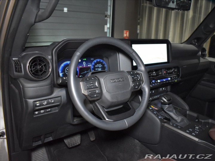 Toyota Land Cruiser 2,8 Executive Panorama,BL 2024