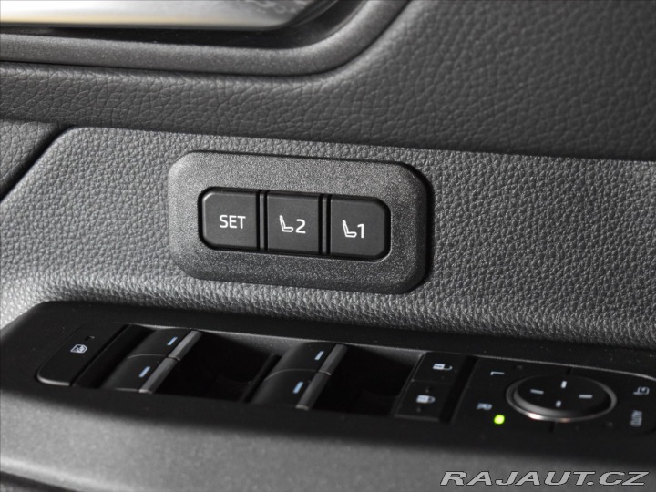 Toyota Land Cruiser 2,8 Executive Panorama,BL 2024