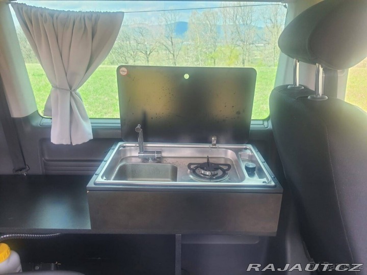 Volkswagen Caravelle long, obytné 2010