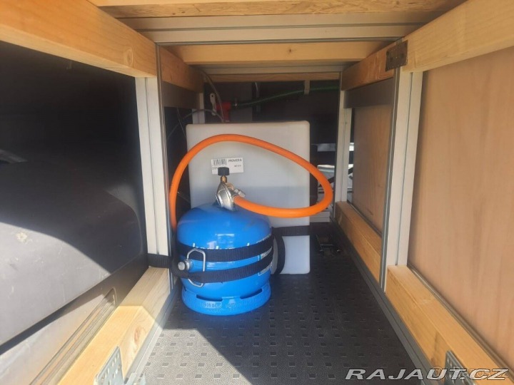 Volkswagen Caravelle long, obytné 2010