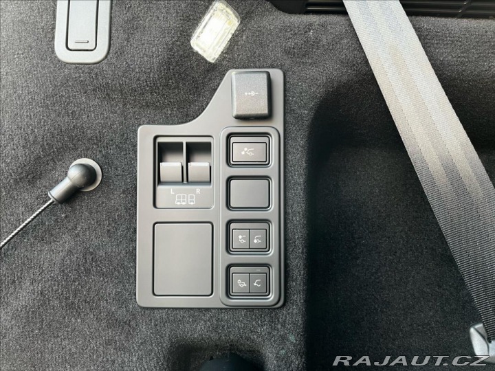 Land Rover Discovery 3,0 Dynamic HSE D350 AWD 2026