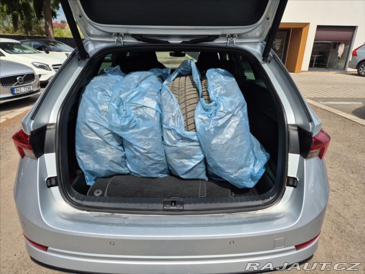 Škoda Octavia 2,0 TDi SportLine DSG 2022