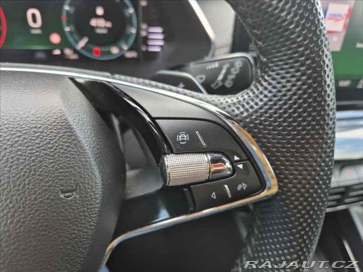 Škoda Octavia 2,0 TDi SportLine DSG 2022