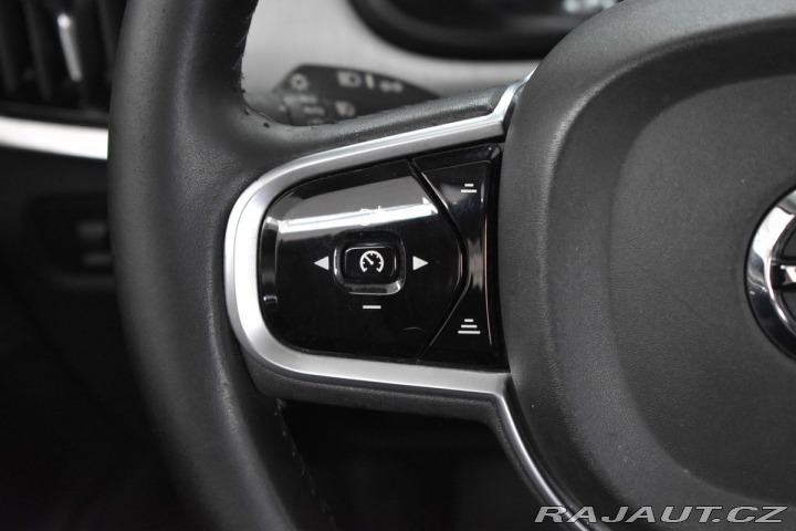 Volvo V90 D4 140kW REZERVACE 2017