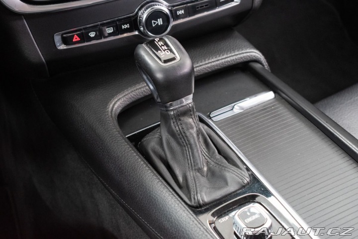 Volvo V90 D4 140kW REZERVACE 2017
