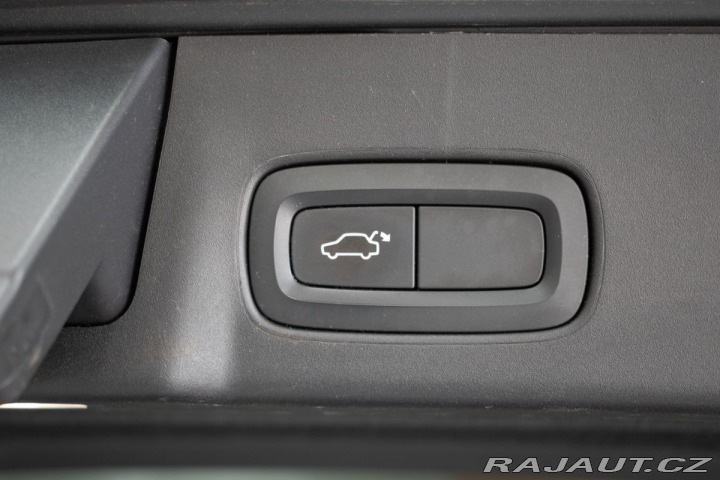 Volvo V90 D4 140kW REZERVACE 2017