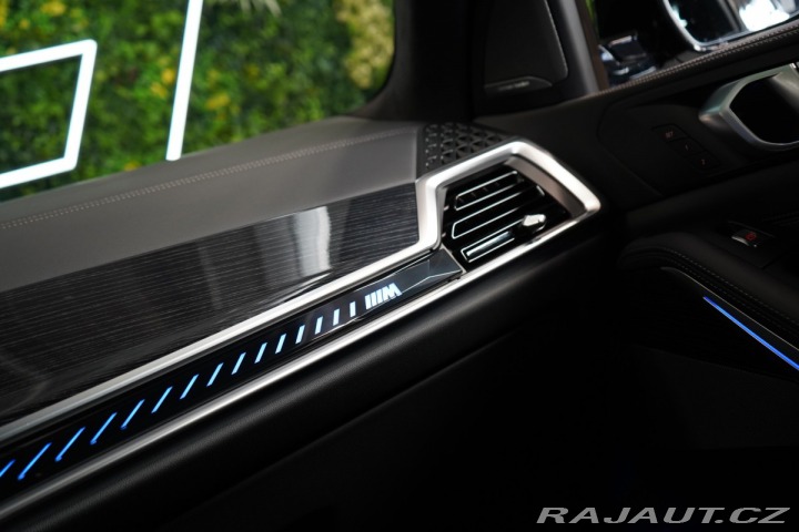 BMW X7 M60i*PANO*HUD*TAŽNÉ*H/K*3 2024
