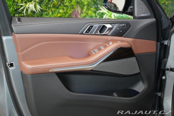 BMW X7 M60i*PANO*HUD*TAŽNÉ*H/K*3 2024