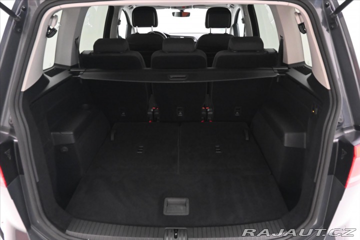Volkswagen Touran 2,0 TDI 110kW DSG 7míst Z 2020