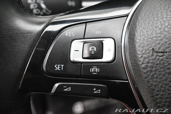 Volkswagen Touran 2,0 TDI 110kW DSG 7míst Z 2020
