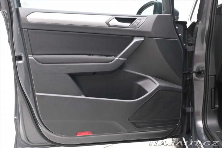 Volkswagen Touran 2,0 TDI 110kW DSG 7míst Z 2020