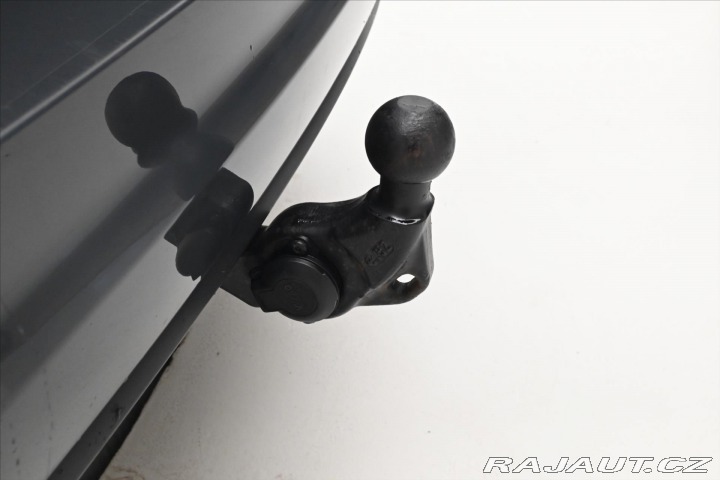 Volkswagen Touran 2,0 TDI 110kW DSG 7míst Z 2020