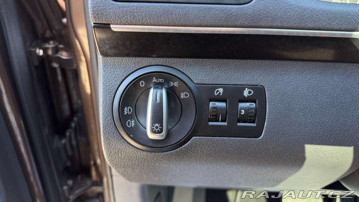 Volkswagen Touran 1.6TDi 77kW REZERVOVANO 2011